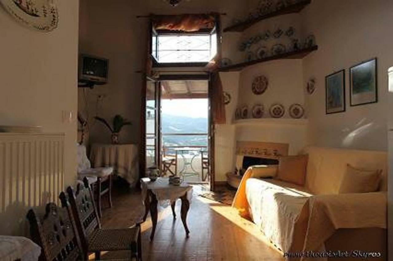 Traditional Studio Skyros Buitenkant foto