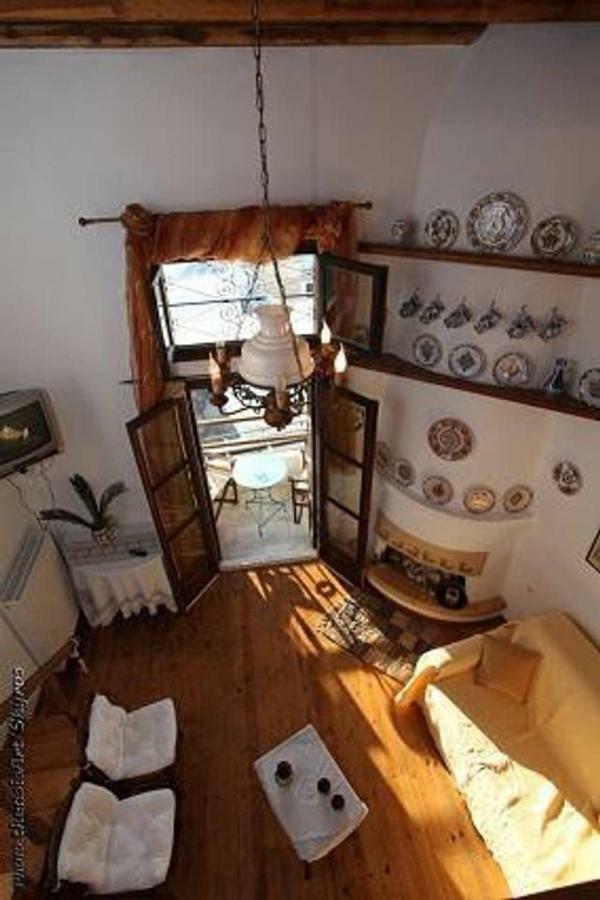 Traditional Studio Skyros Buitenkant foto