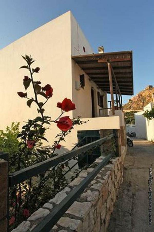 Traditional Studio Skyros Buitenkant foto